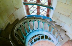 Photo Renovate Old Stairwells