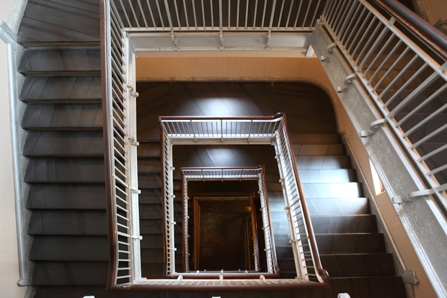 Photo Renovate Old Stairwells